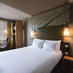 Ibis Geneve Centre Lac