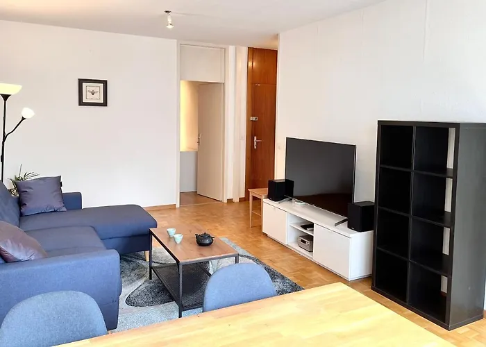 Yooneet Train Station 1Br Cozy Apartment