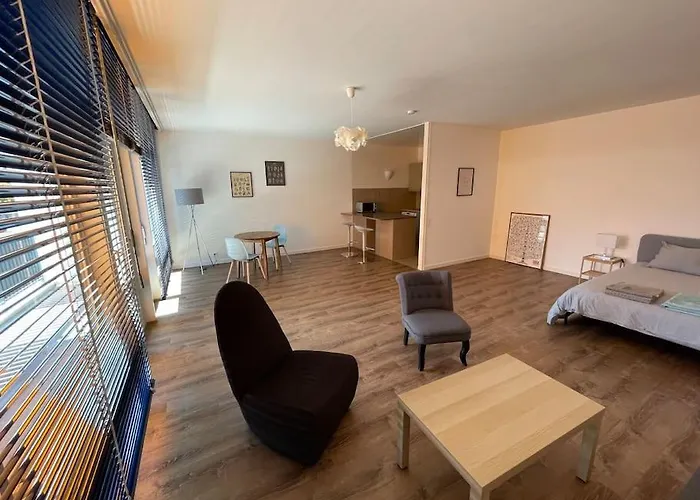 Wide, Bright And Quiet Loft