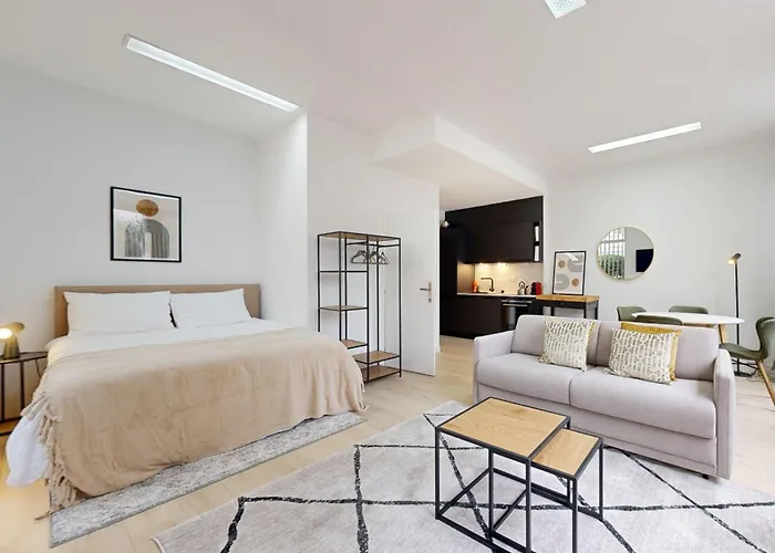 Bright Studio In Champel