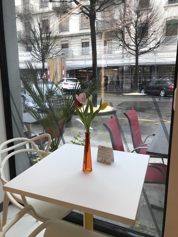 Visionapartments Rue De Berne - Contactless Check-in Hotel 3*