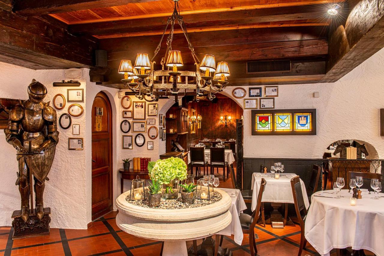 Les Armures Hotel