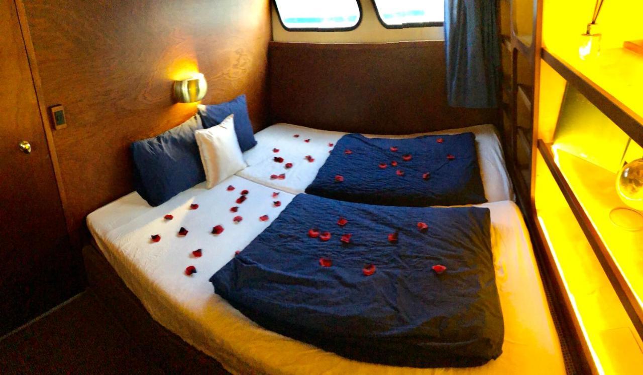 Bateau-hôtel Homeboat-bateau 4*