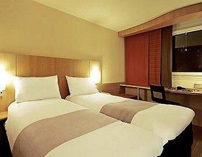Ibis Centre Nations Hotel 3*