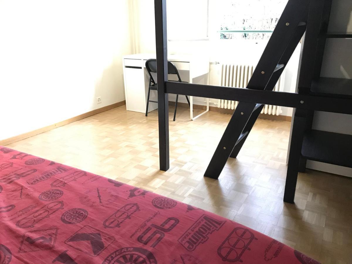 Bernex - Shared Roomate Homestay - Tramway 14 Tpg - Viarhona Accommodatie bij particulieren Genève