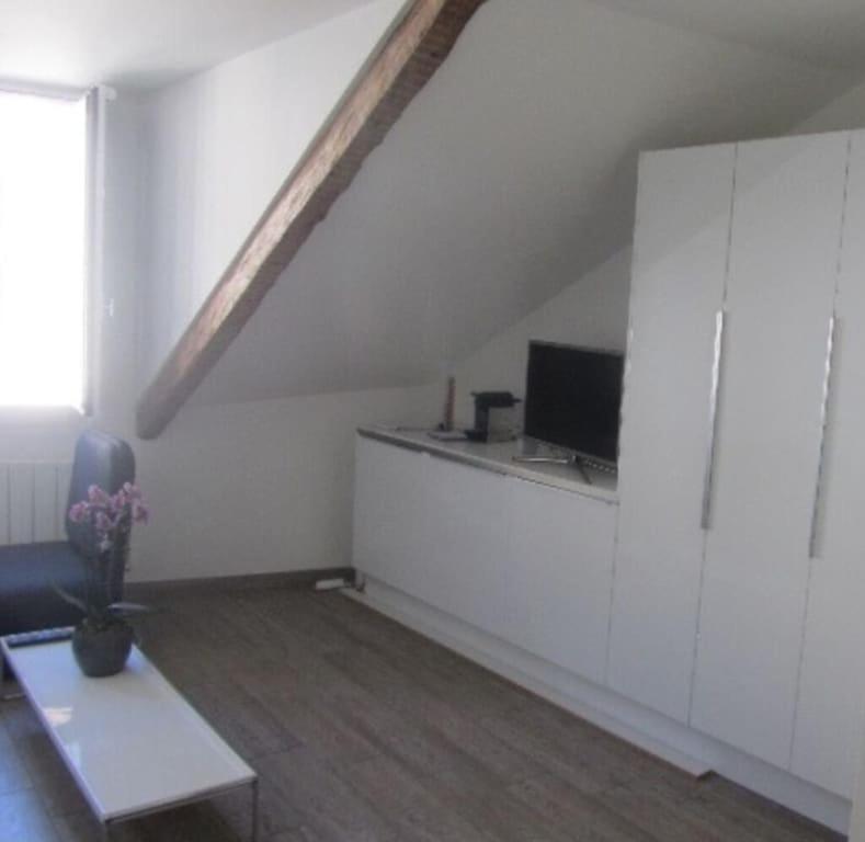 Cozy One Bedroom/studio In Center Old Town 2 Min From Lake * Genf