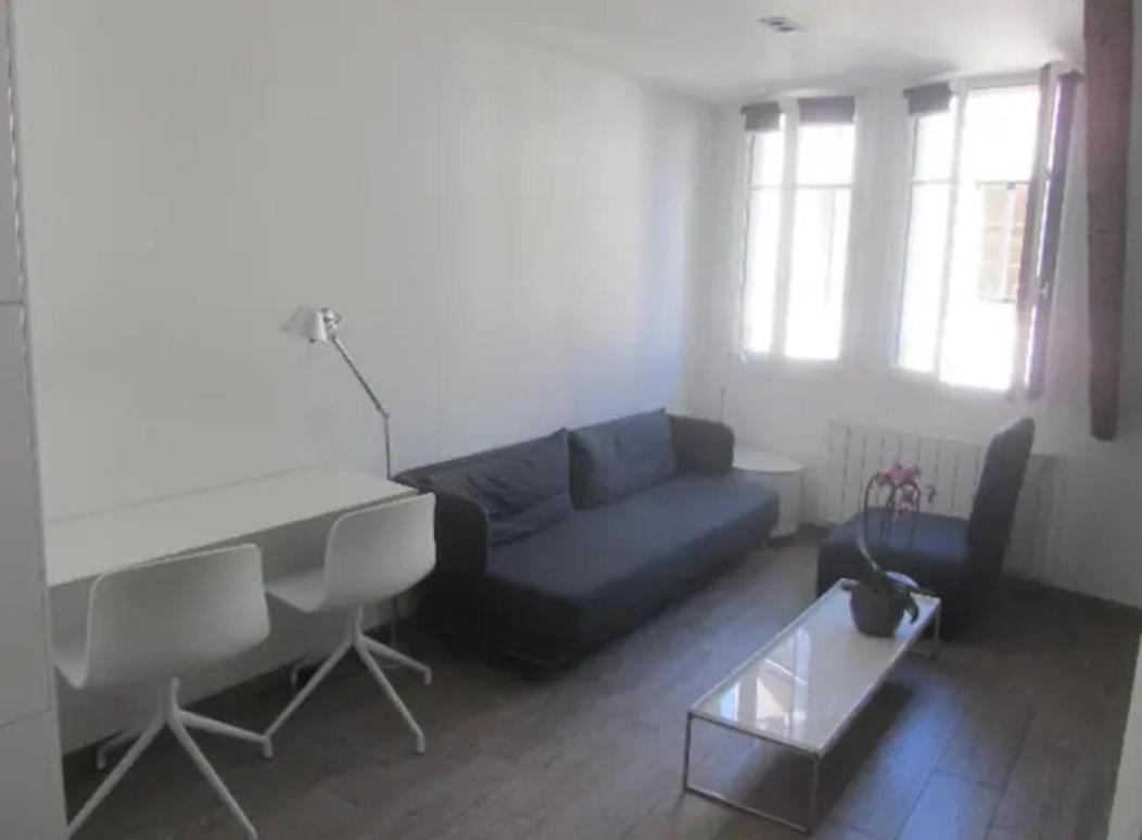 Apartment Cozy One Bedroom/studio In Center Old Town 2 Min From Lake