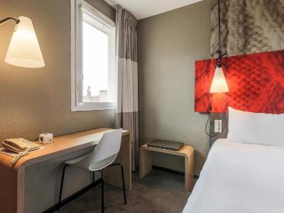 Ibis Centre Hotel 3*