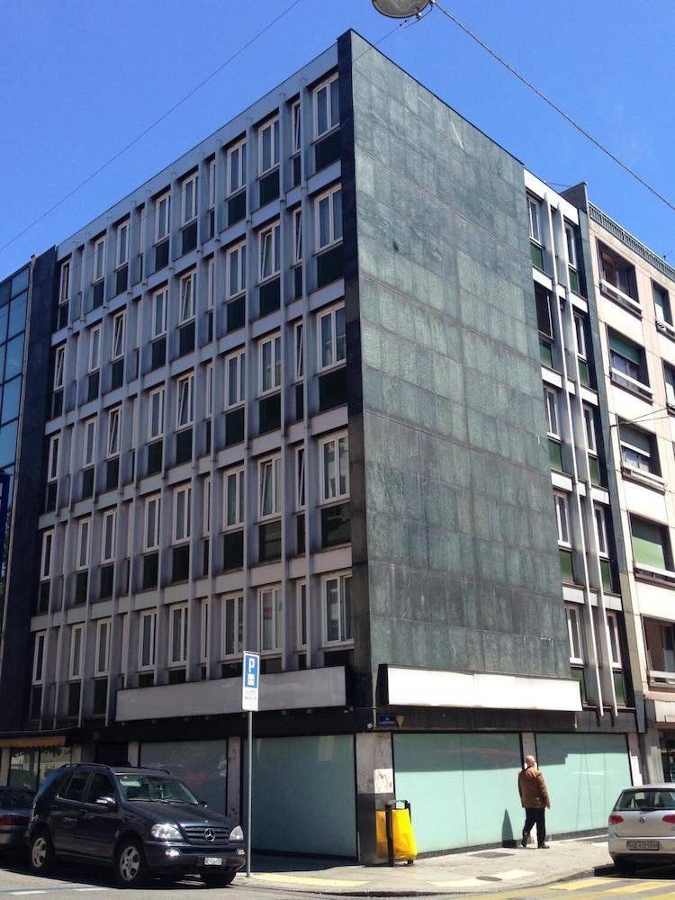 Centre Hotel 2*