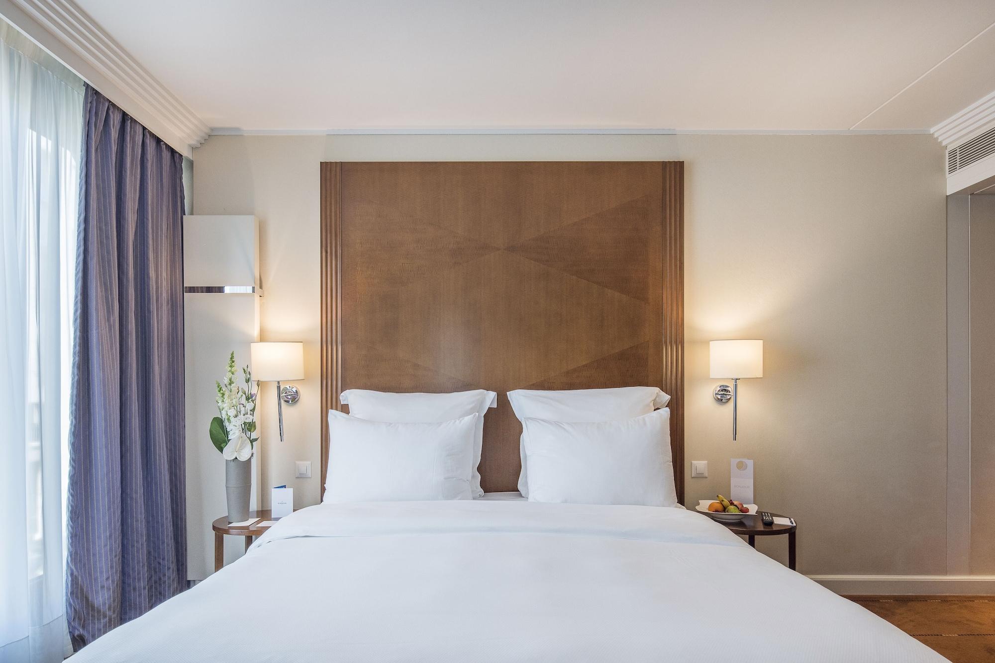 Warwick Hotel 4*