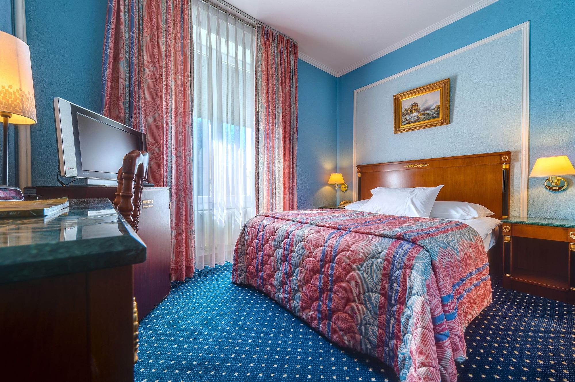 Diplomate Hotel 4*