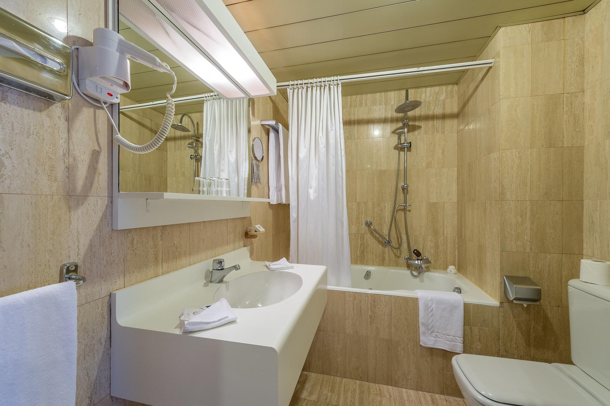 Century Hotel 4*