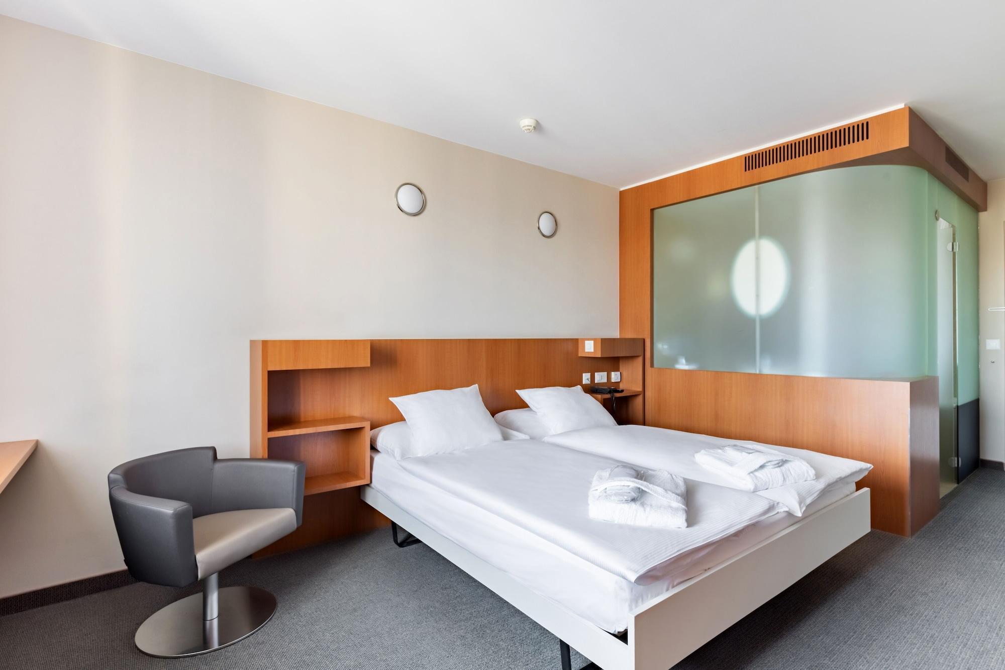 Hotel Cornavin 4*