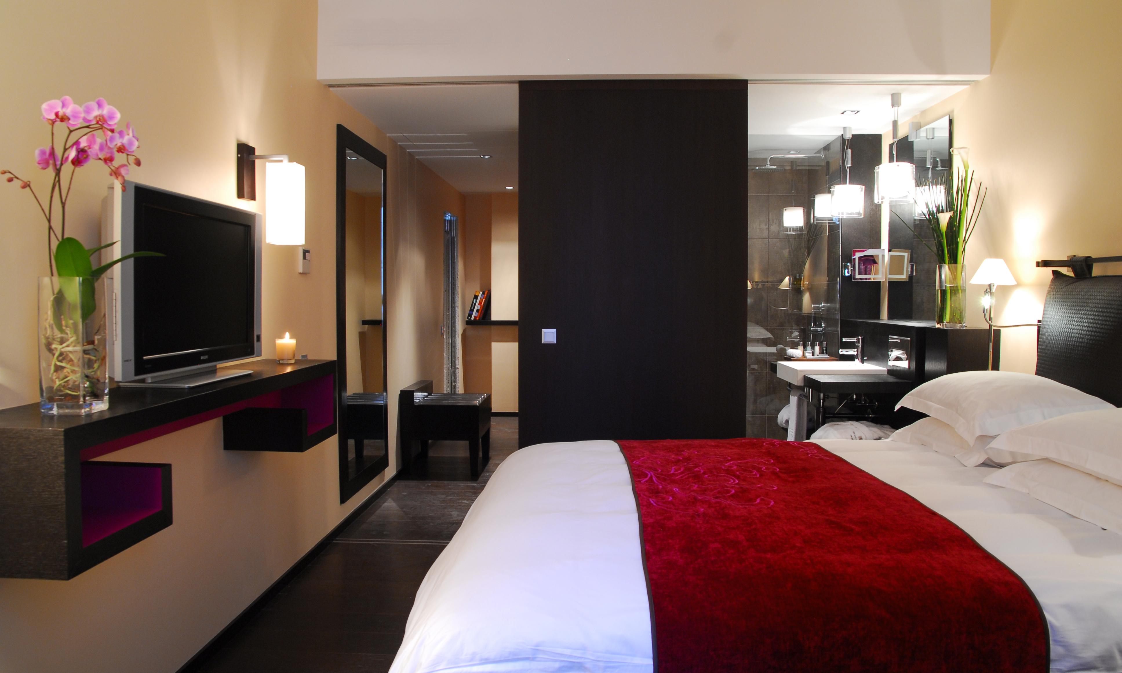 Eastwest Hotel 4*