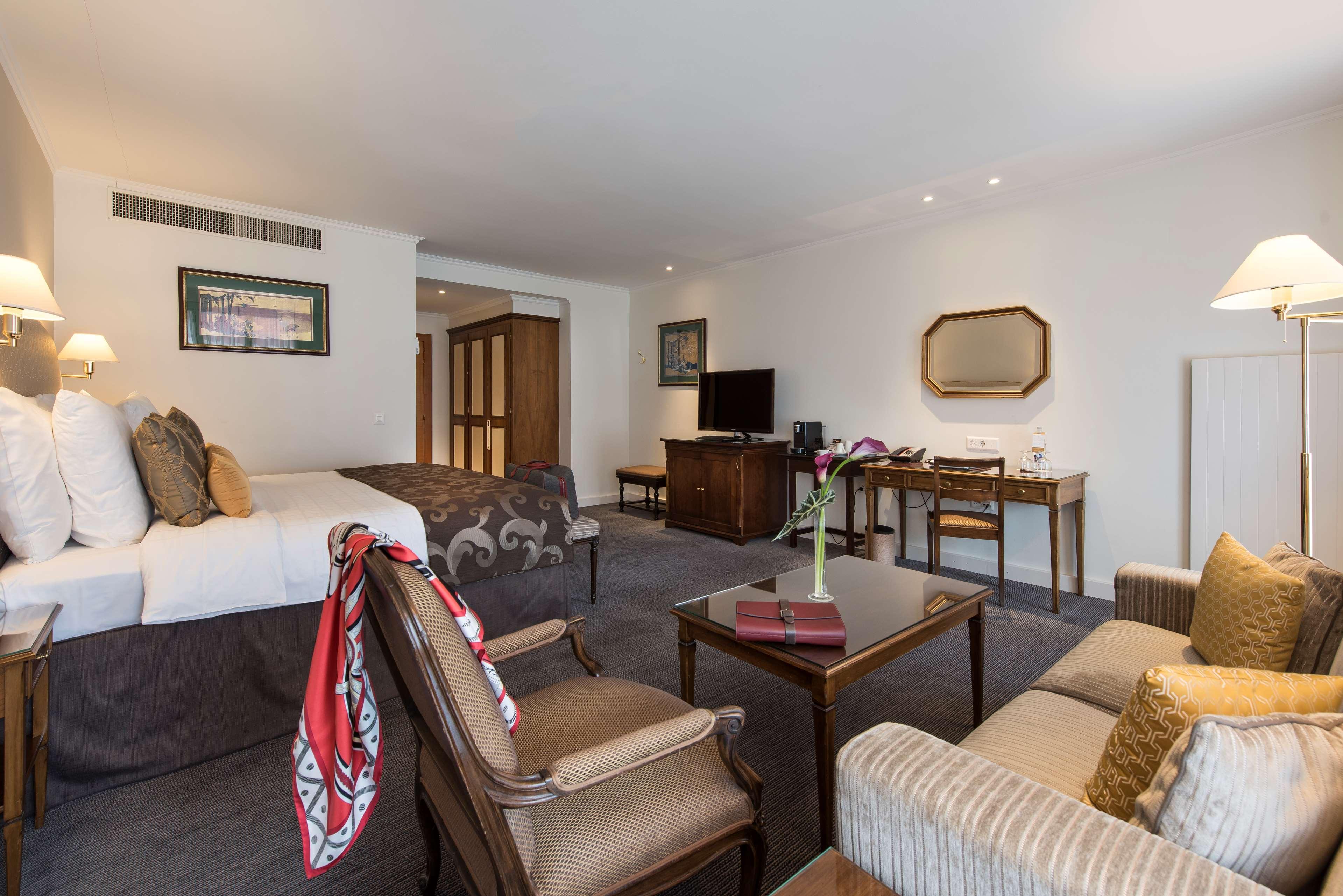 Bristol Hotel 4*