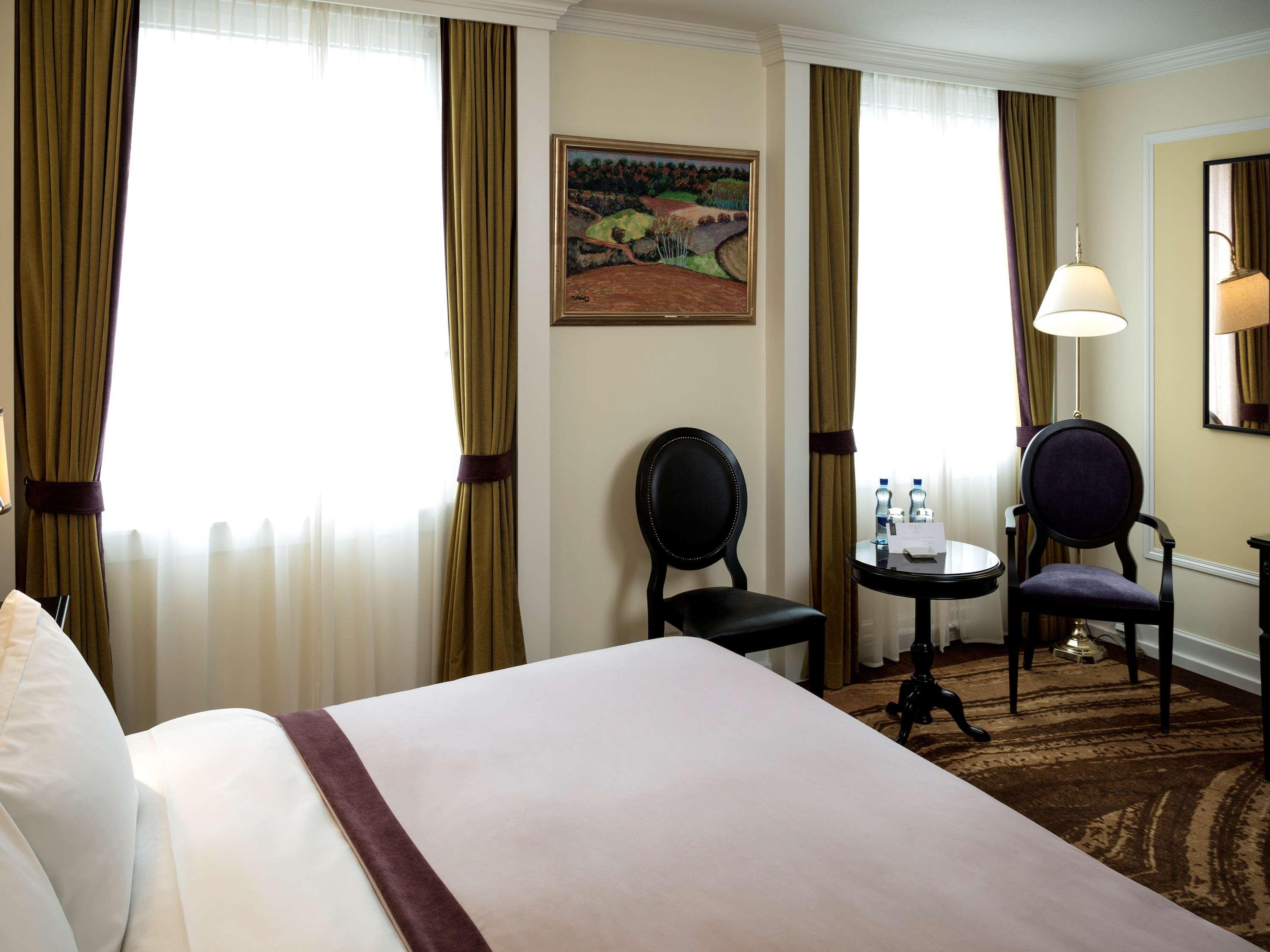 Rotary - Mgallery 4*