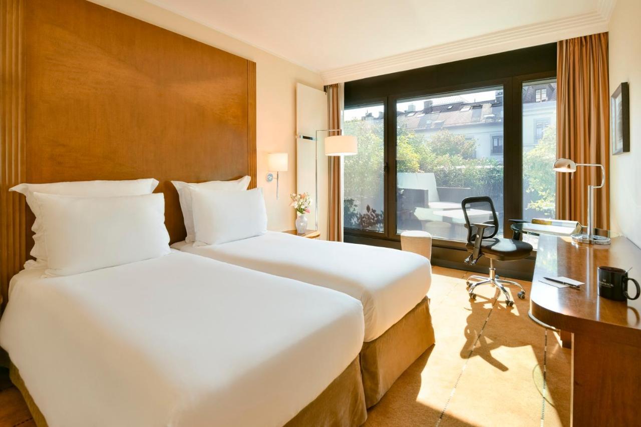 Warwick Hotel 4*