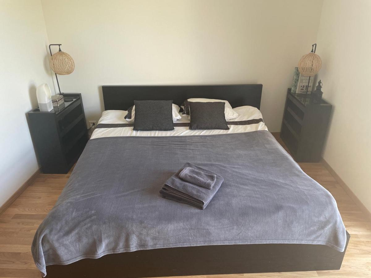 Private Bedroom And Bathroom In Shared Gasthuis