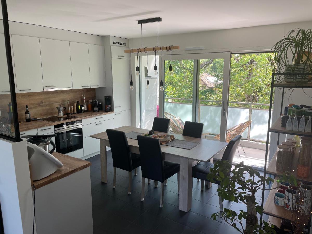Private Bedroom And Bathroom In Shared Gasthuis