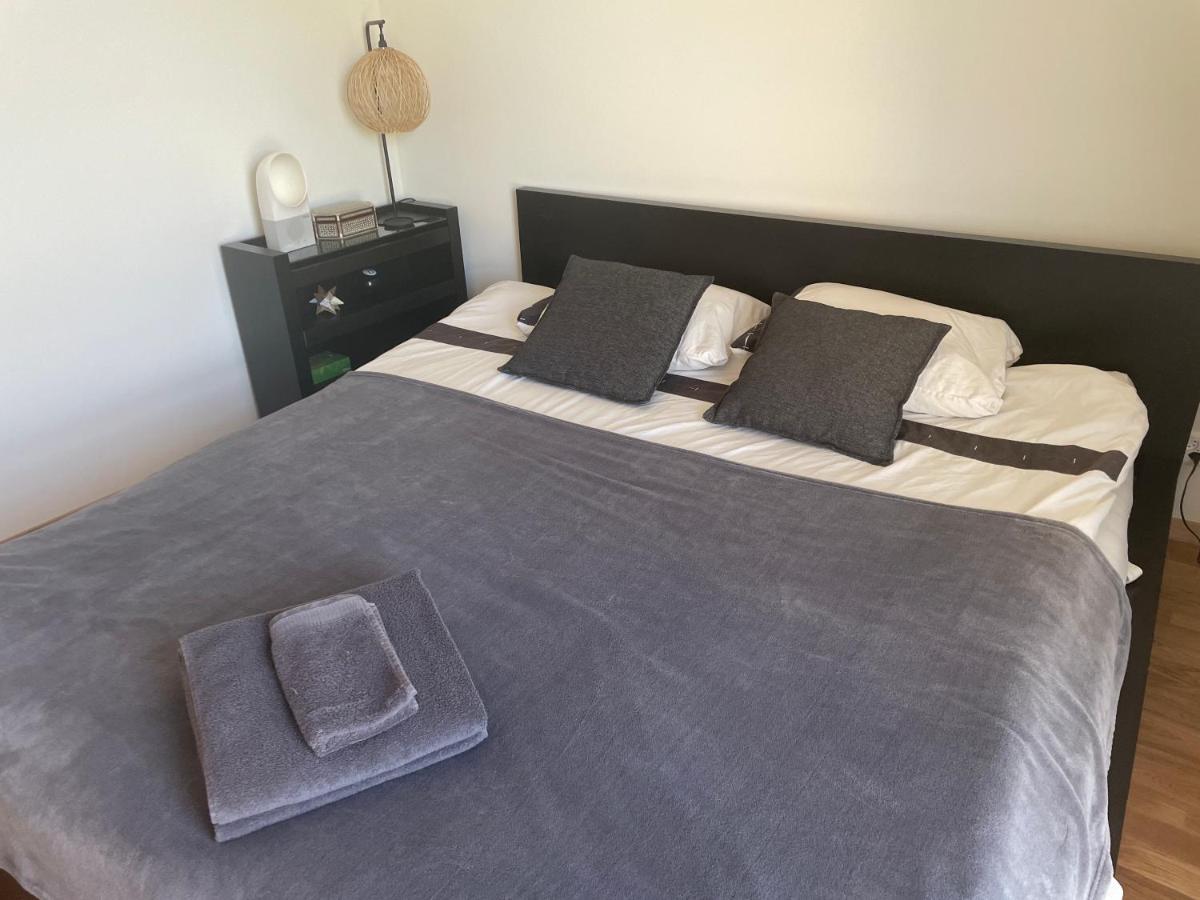 Private Bedroom And Bathroom In Shared Gasthuis Genève