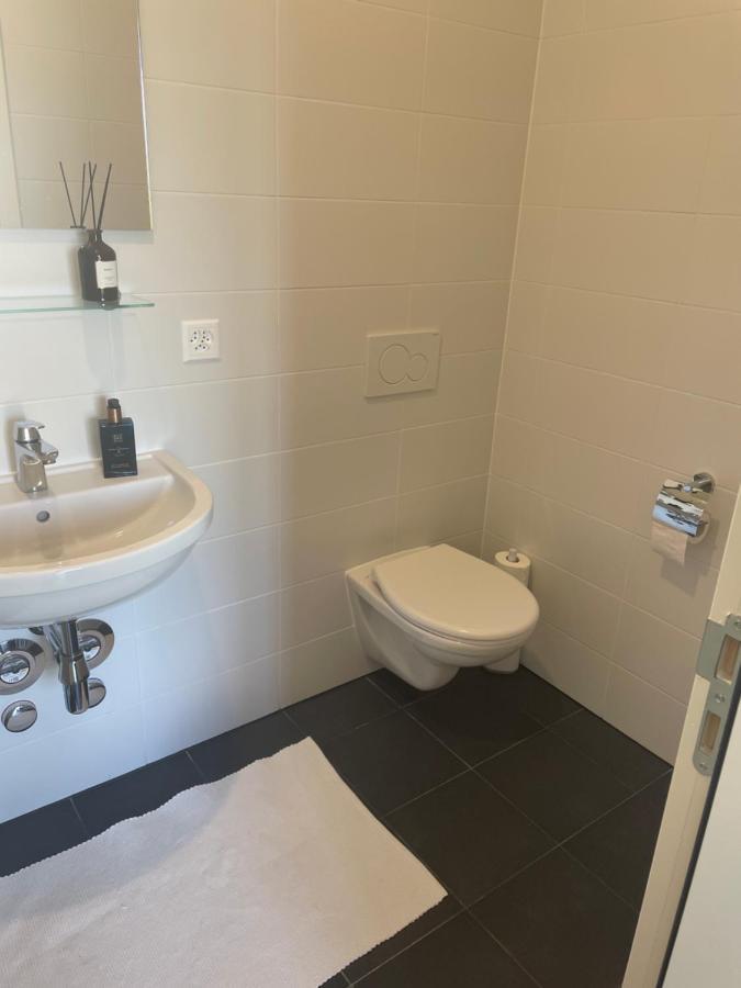 Gasthuis Private Bedroom And Bathroom In Shared