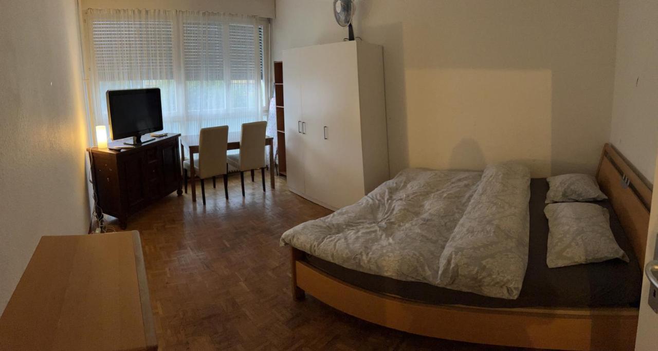 2 Bedroom Flat Near Nations And In The Center * Genève