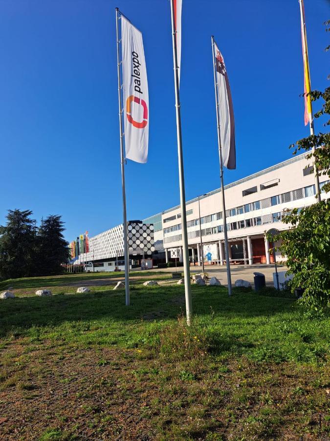 Séjour chez l'habitant Chambre Chez Habitant Près Aéroport - Palexpo - Onu De Genève