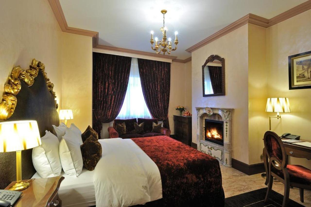 De La Cigogne Hotel