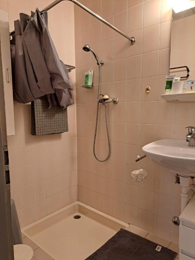 Chambre Chez Habitant Près Aéroport - Palexpo - Onu De