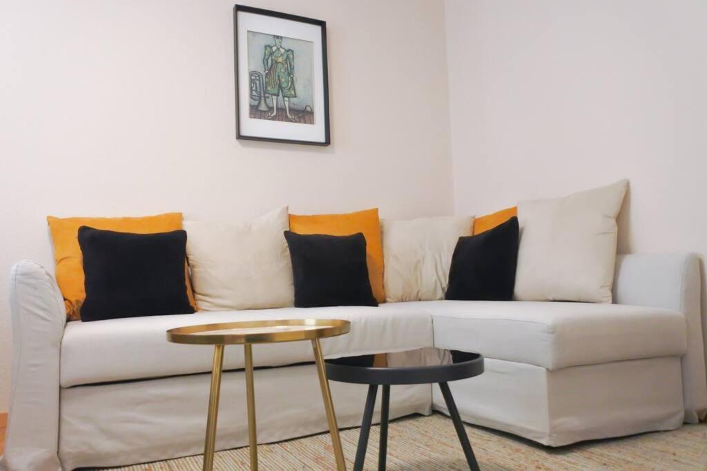Studio, Place Du Bourg De Four Apartamento *