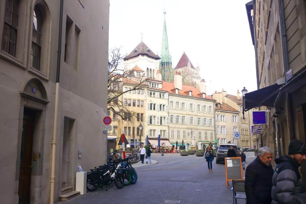 Studio, Place Du Bourg De Four Apartment *