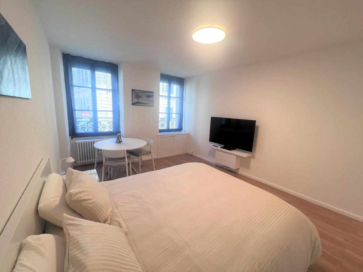 Magnifique Studio, Rue Rousseau