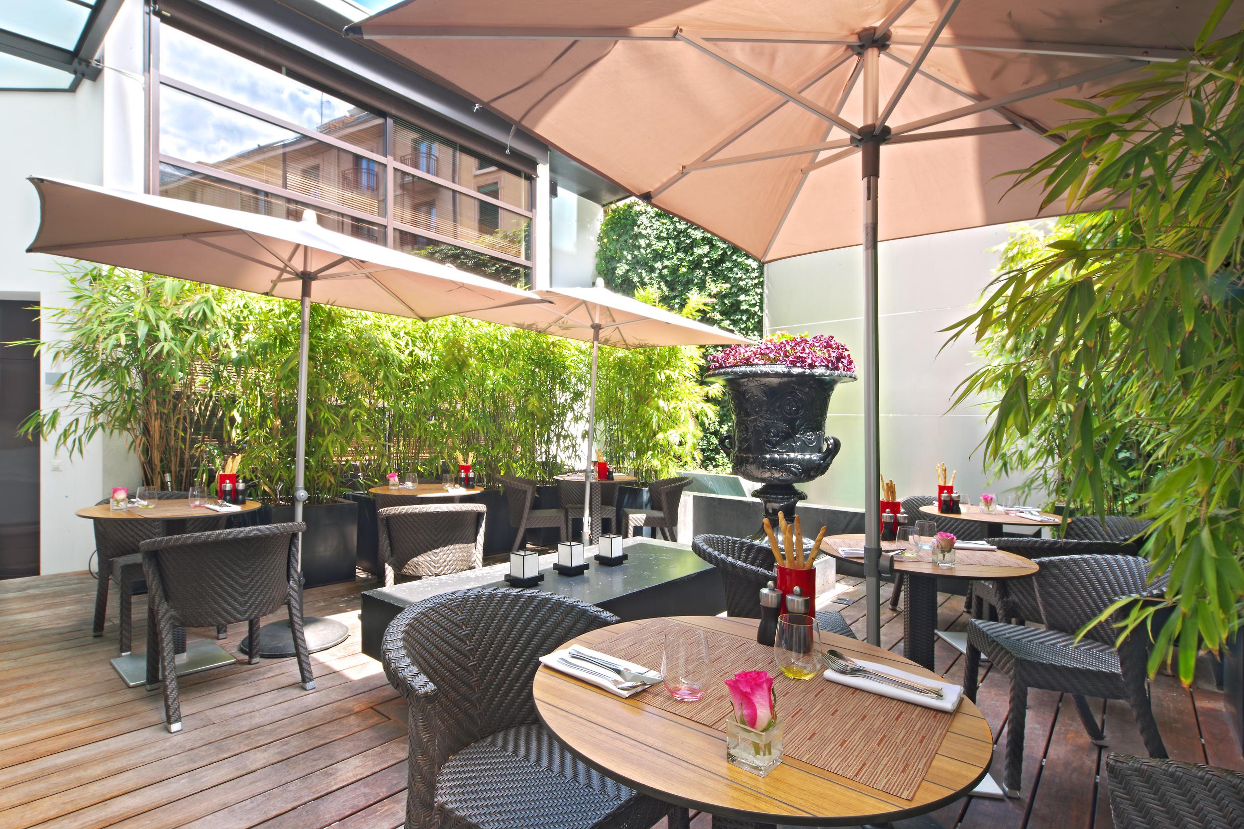 Eastwest Hotel 4*
