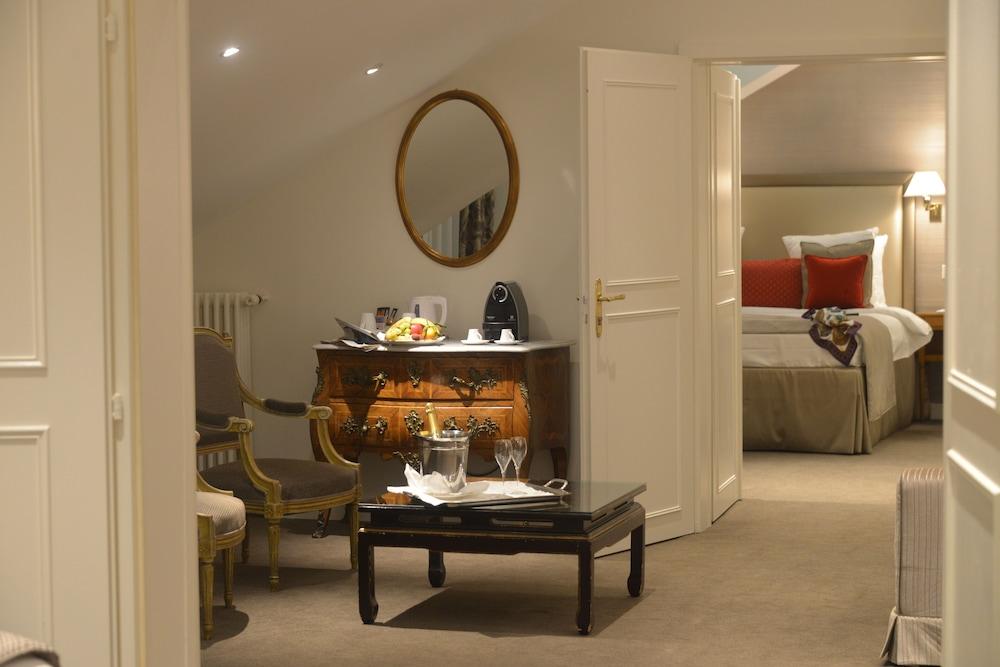 Bristol Hotel 4*