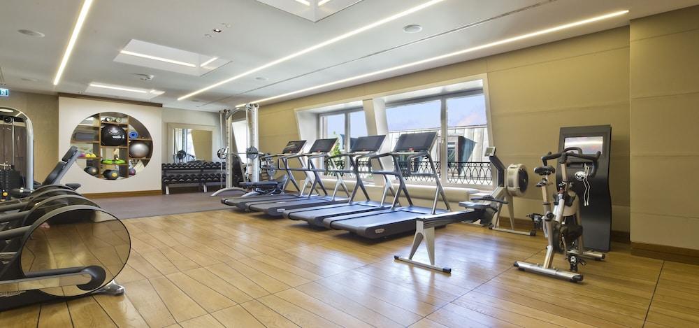 Four Seasons Des Bergues 5*