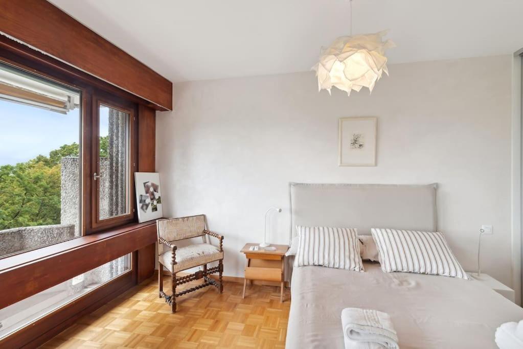 Tourelle - Moderne Dans Le Centre De Appartement Genève
