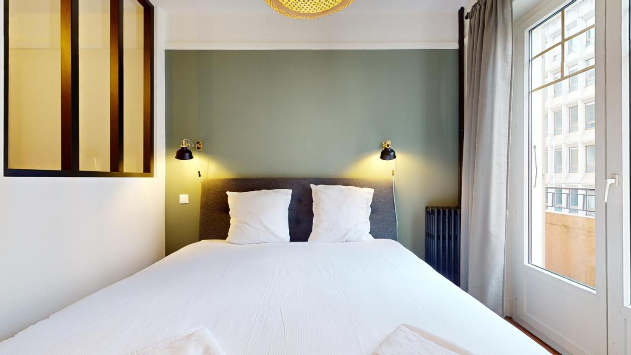 Appartement Beautiful Modern With Balcony In