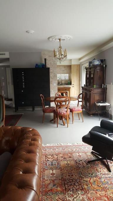 Appartement Dans Un Jardin *
