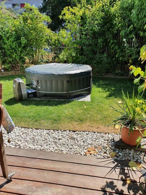 Dans Un Jardin Appartement *