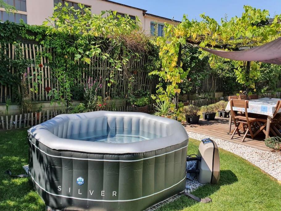 Appartement Dans Un Jardin *
