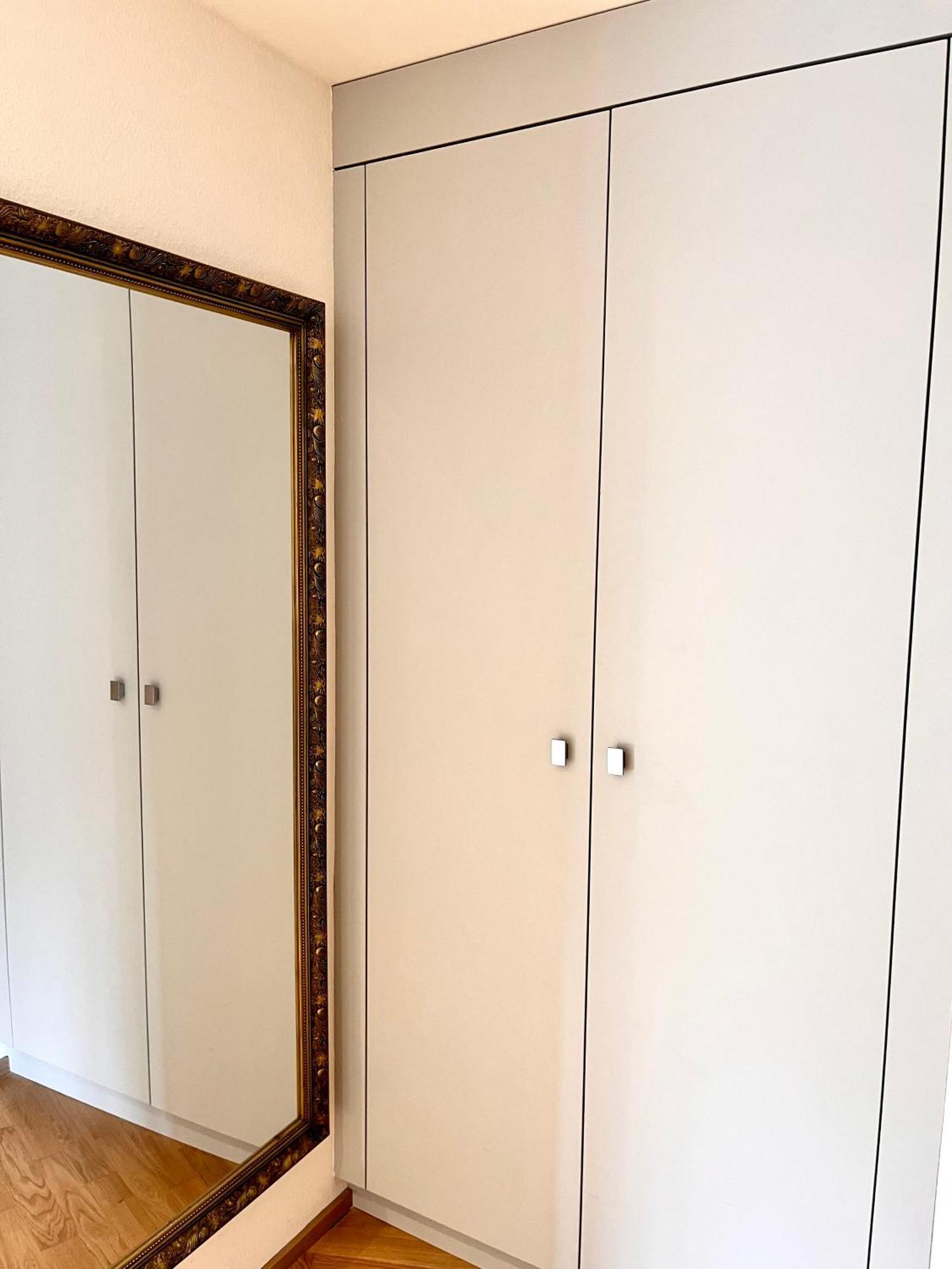 Luxury Studio Near Un & Train Station *