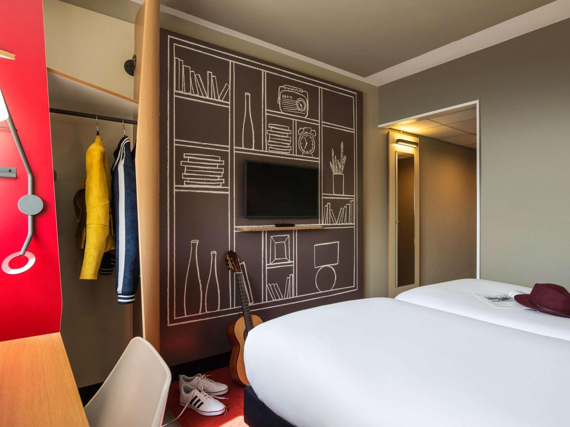 Ibis Centre Gare Hotel 3*