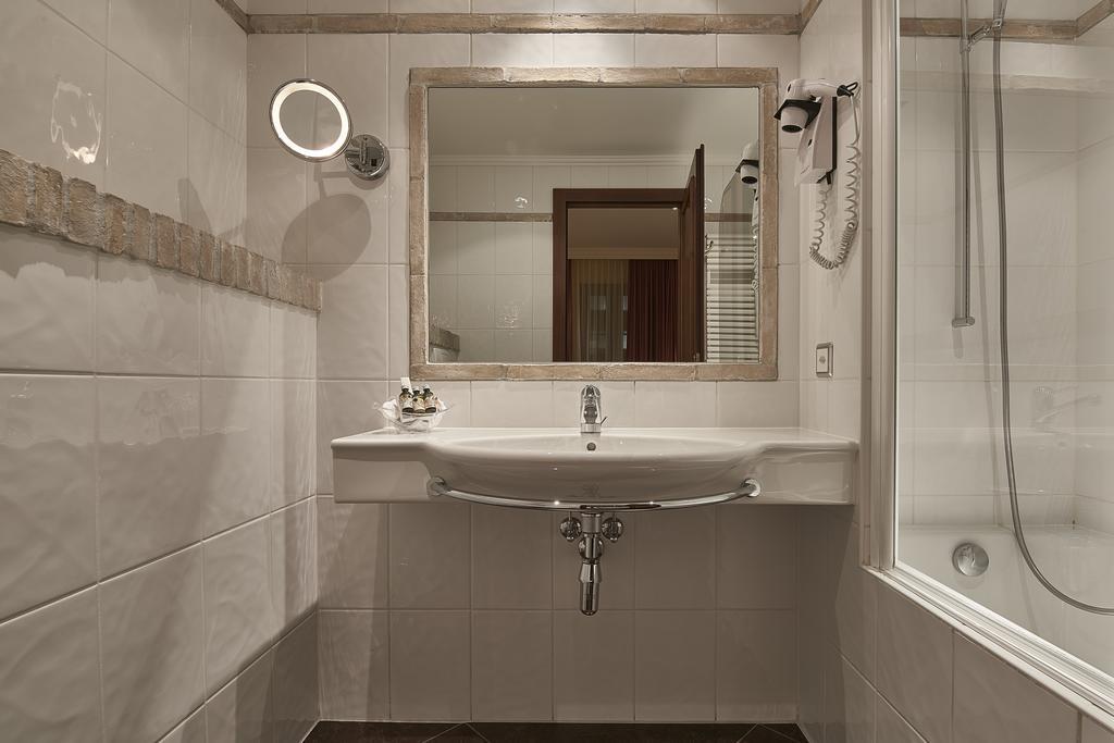 D'alleves Hotel 4*