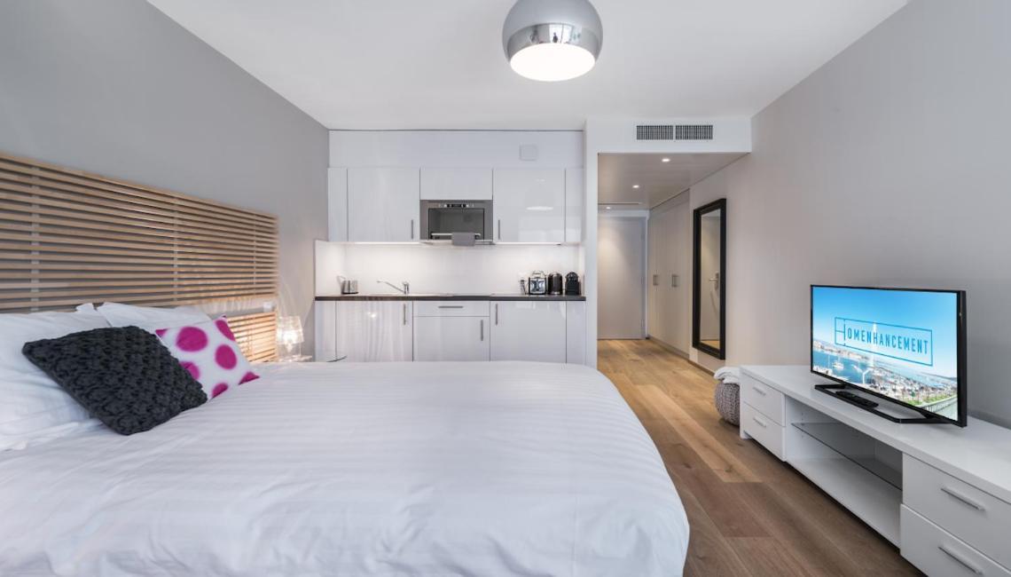 Apartment Noirettes 24-7 Keyless Entry By Homenhancement *