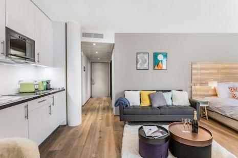 Apartment Noirettes 24-7 Keyless Entry By Homenhancement