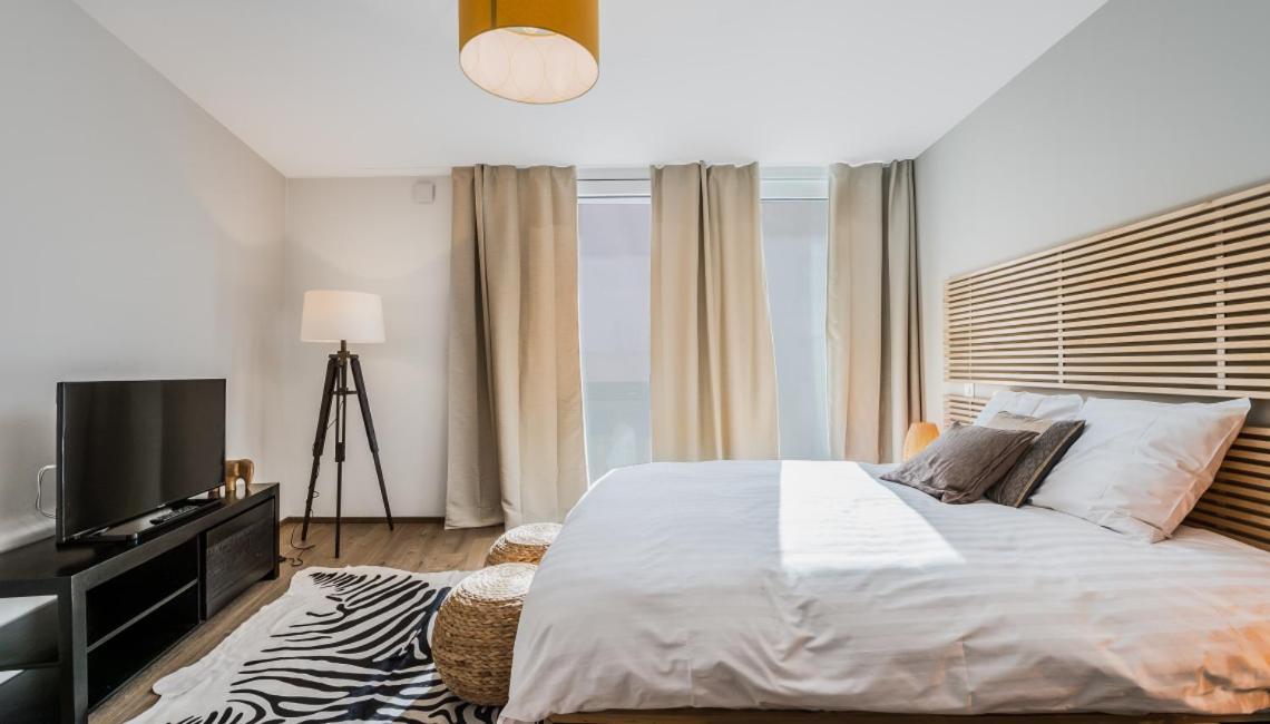 Noirettes 24-7 Keyless Entry By Homenhancement Apartment