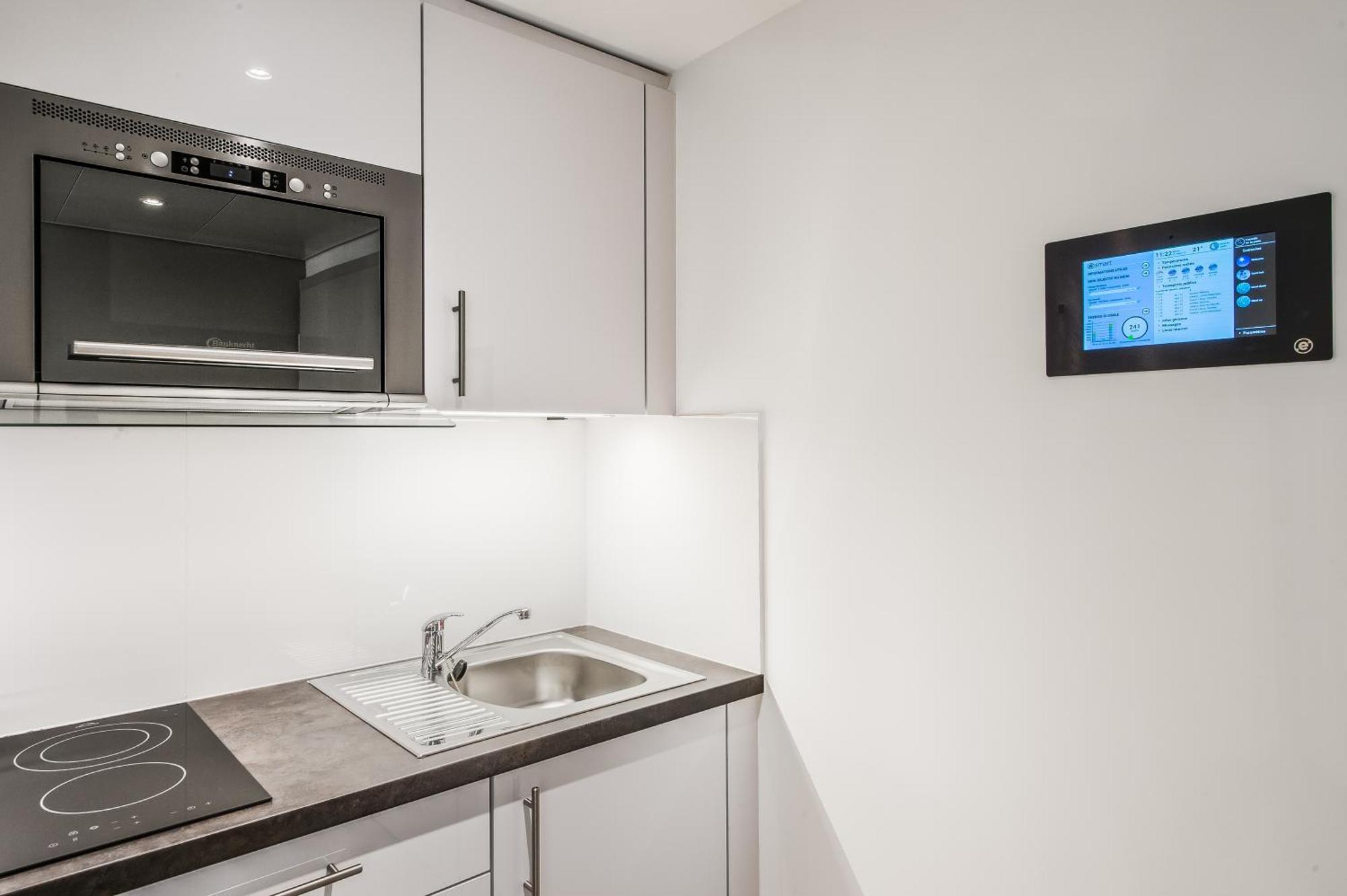 Apartment Noirettes 24-7 Keyless Entry By Homenhancement