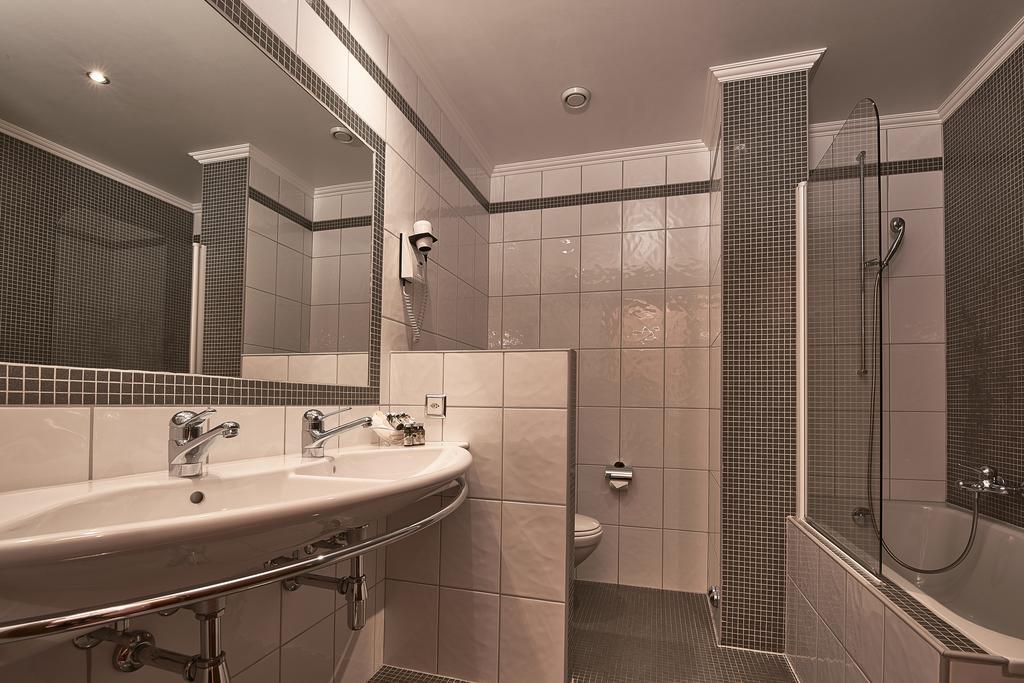 Hotel D'alleves 4*
