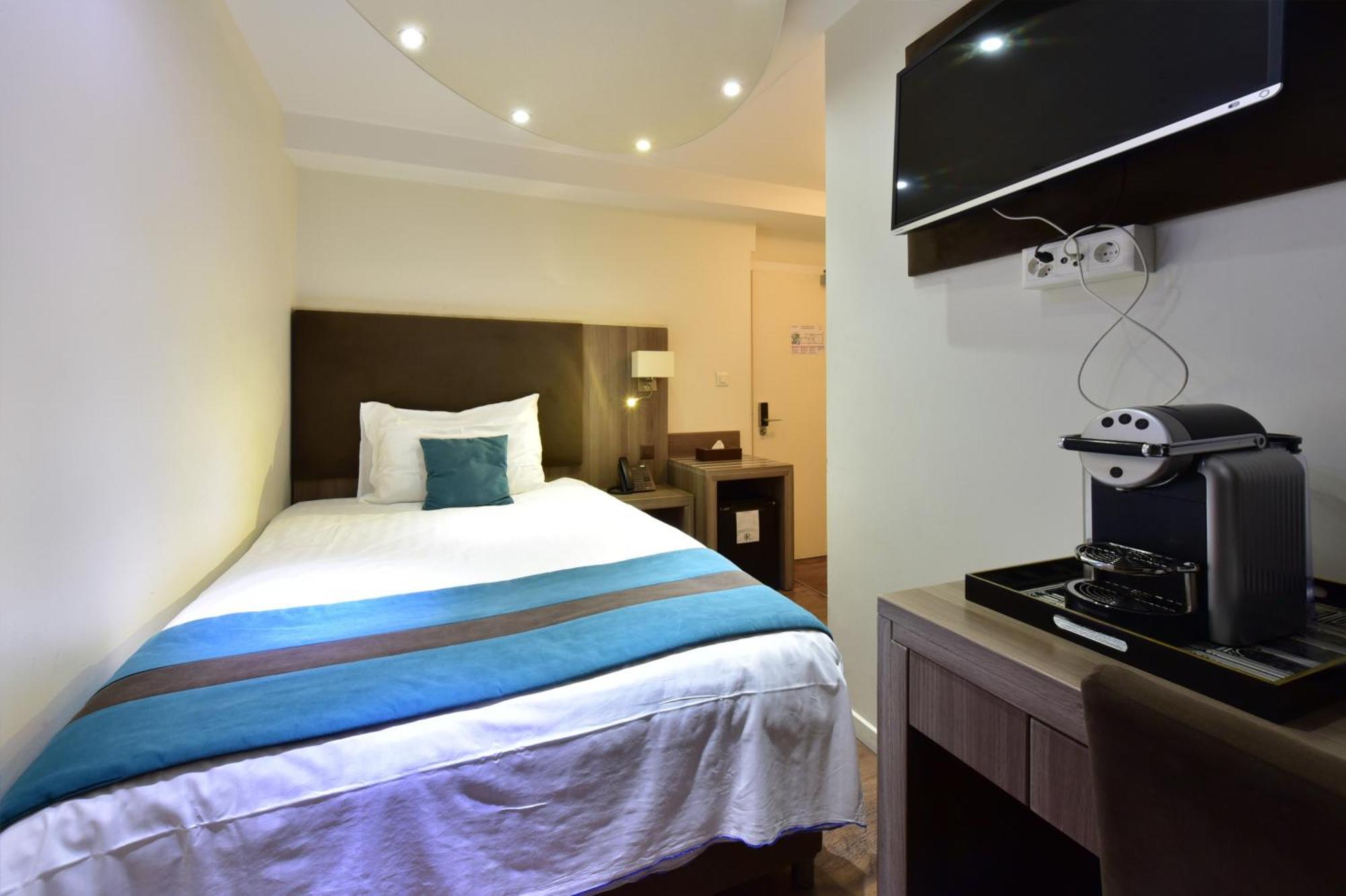 Rousseau Hotel 3*