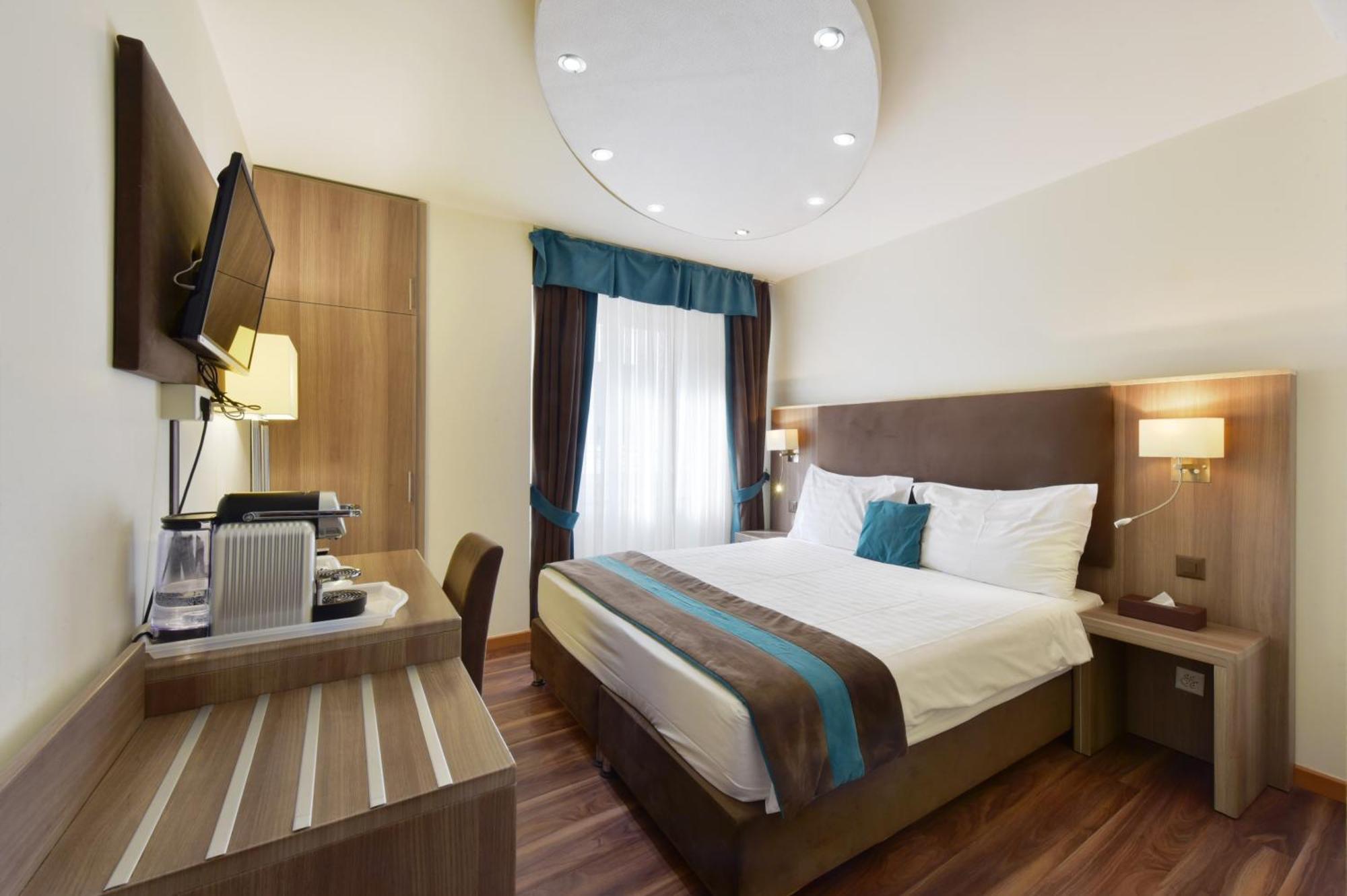 Hotel Rousseau 3*